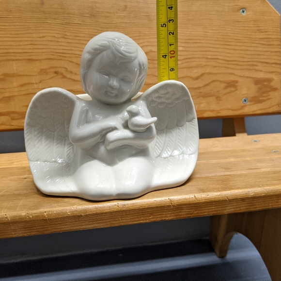 Planter Ceramic Winged Cherub Angle Planter With Dove cream color - Picture 3 of 7